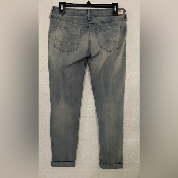 Levi’s | DENIZEN BOYFRIEND | Size 27 | Lightly Distressed - Picture 2 of 7